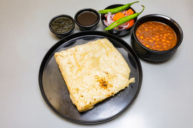 Chole with 2 Kulche